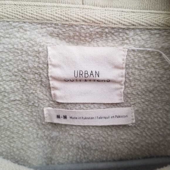 3X$25 Urban Outfitters Cropped Oversized Sweater Hoodie Raw Hem Size Medium - Picture 7 of 9